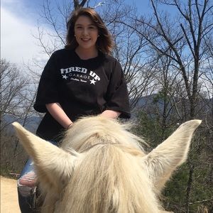 Meet your Posher, Kayla